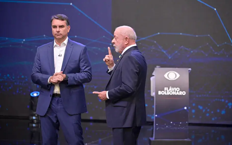 Lula propõe abrir sigilos no TSE, mas não apresenta extratos nem declarações fiscais Lula propõe abrir sigilos no TSE, mas não apresenta extratos nem declarações fiscais