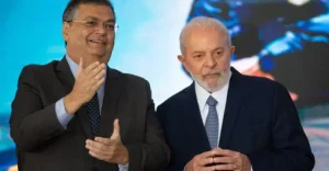 Dino manda apurar suposto financiamento estrangeiro à campanha de Flávio