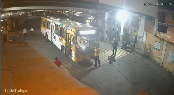 Áudio atribuído a sindicalista aponta articulação para adesivar ônibus no segundo turno em Salvador Áudio atribuído a sindicalista aponta articulação para adesivar ônibus no segundo turno em Salvador