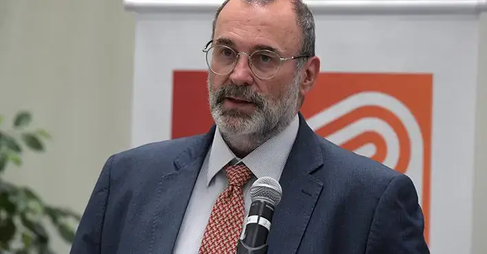 Mulher de ministro do TSE curte publicação contra Flávio no Instagram