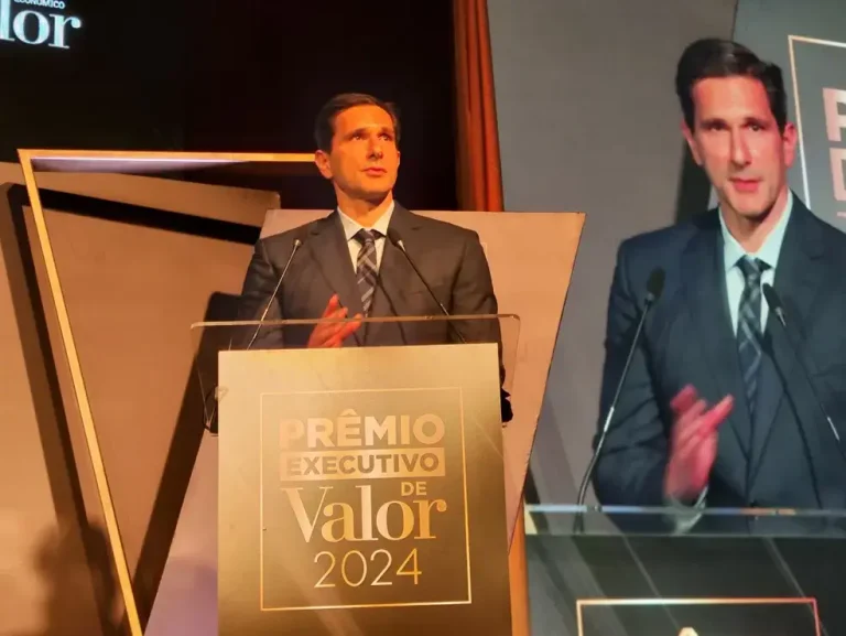 Conversas revelam festas e cobranças entre Vorcaro e diretor da Globo
