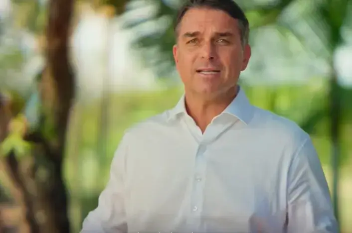 Campanha de Flávio pede investigação sobre programa que foi ao ar sem som