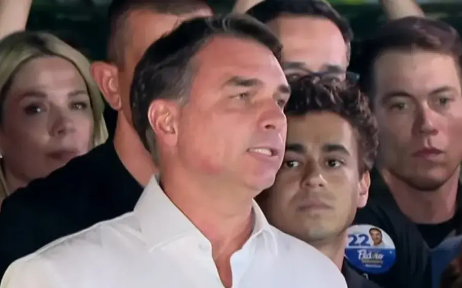 Flávio anuncia que vai pedir anulação das eleições