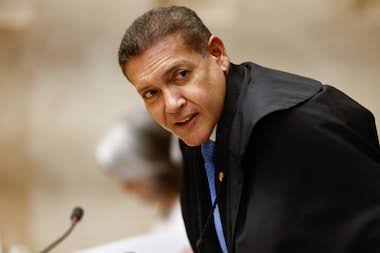 Nunes Marques adia restrição ao WhatsApp para eleições de 2028 Nunes Marques adia restrição ao WhatsApp para eleições de 2028