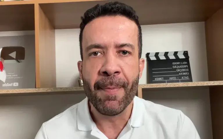 Janones é internado em UTI com arritmia depois de debate na Band