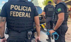 PF vai à sede do PL após notícia de suposta viagem de Flávio Bolsonaro aos EUA